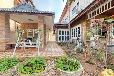 Дом в Паттайе, Таиланд с 9 комнатами  № 164042 - фото 13