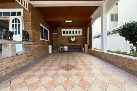 Дом в Паттайе, Таиланд с 9 комнатами  № 164042 - фото 6