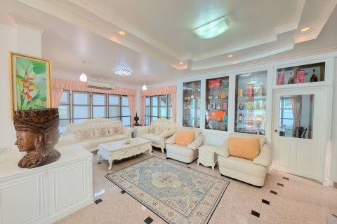 Дом в Паттайе, Таиланд с 9 комнатами  № 164042 - фото 20