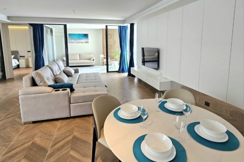 Condo in Phuket, Thailand, 2 bedrooms  № 164047 - photo 2