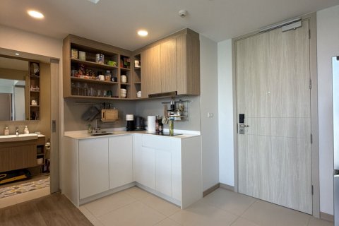 Condo in Phuket, Thailand, 2 bedrooms  № 164048