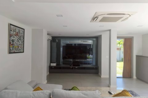 House in Pattaya, Thailand 4 bedrooms № 164044 - photo 8