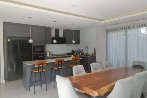 House in Pattaya, Thailand 4 bedrooms № 164044 - photo 25