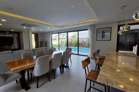 House in Pattaya, Thailand 4 bedrooms № 164044 - photo 24