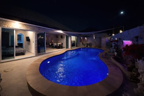 House in Pattaya, Thailand 4 bedrooms № 164043 - photo 5