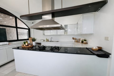 Villa in Pattaya, Thailand 8 bedrooms № 164045 - photo 8