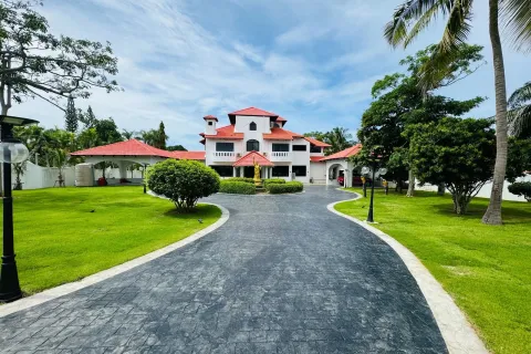 Villa in Pattaya, Thailand 8 bedrooms № 164045 - photo 22