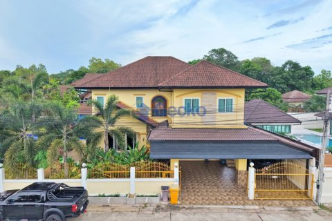 House in Pattaya, Thailand 5 bedrooms № 201866 - photo 3