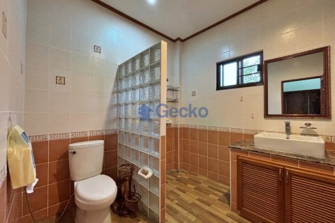 House in Pattaya, Thailand 5 bedrooms № 201866 - photo 21