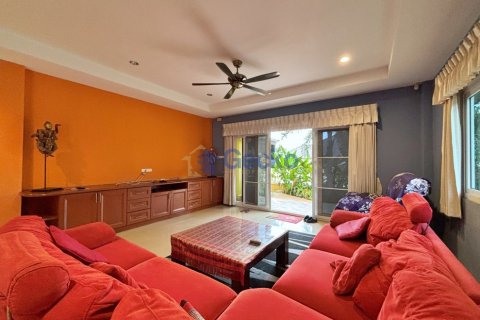 House in Pattaya, Thailand 5 bedrooms № 201866 - photo 5