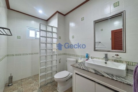 House in Pattaya, Thailand 5 bedrooms № 201866 - photo 23
