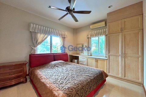 House in Pattaya, Thailand 5 bedrooms № 201866 - photo 20