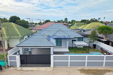 House in Pattaya, Thailand 3 bedrooms № 201865 - photo 2