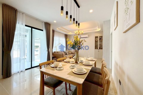 House in Pattaya, Thailand 3 bedrooms № 201865 - photo 7