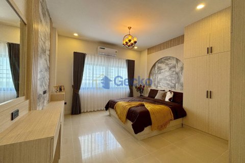 House in Pattaya, Thailand 3 bedrooms № 201865 - photo 29