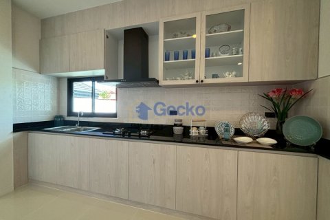House in Pattaya, Thailand 3 bedrooms № 201865 - photo 12