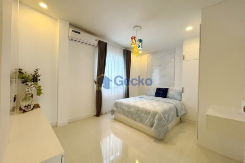 House in Pattaya, Thailand 3 bedrooms № 201865 - photo 24