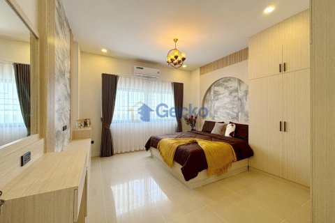 House in Pattaya, Thailand 3 bedrooms № 201865 - photo 27