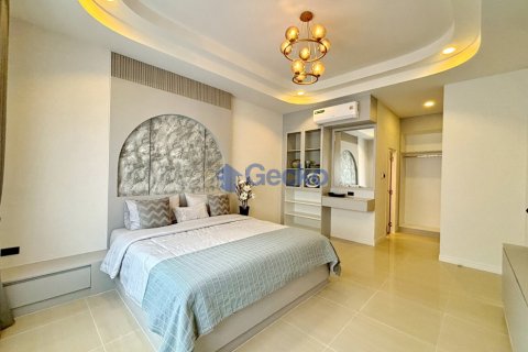 House in Pattaya, Thailand 3 bedrooms № 201865 - photo 19