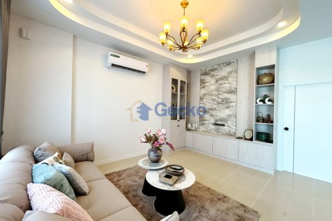 House in Pattaya, Thailand 3 bedrooms № 201865 - photo 6