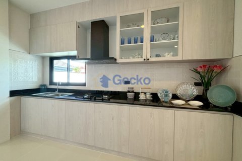 House in Pattaya, Thailand 3 bedrooms № 201865 - photo 15