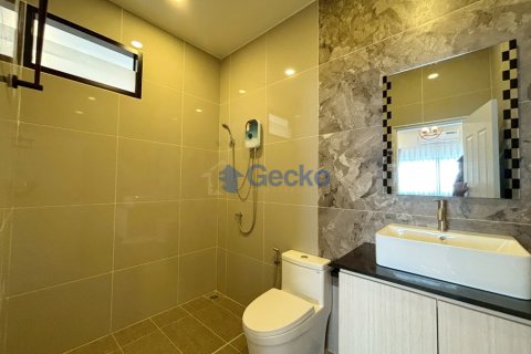 House in Pattaya, Thailand 3 bedrooms № 201865 - photo 26
