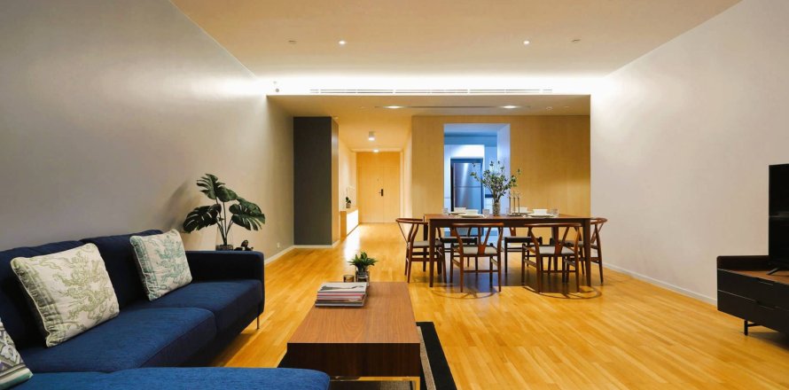 Apartment in Bangkok, Thailand 2 bedrooms № 181192