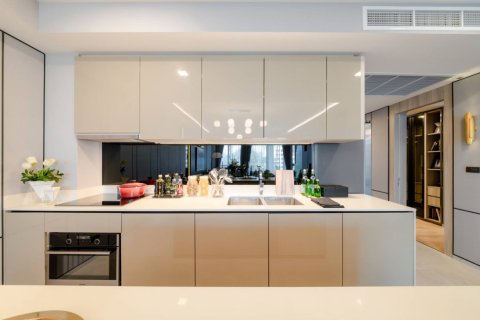 Condo in Bangkok, Thailand, 3 bedrooms  № 181197 - photo 9