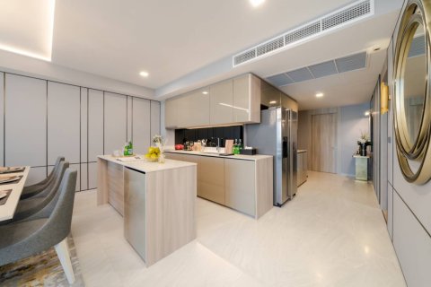 Condo in Bangkok, Thailand, 3 bedrooms  № 181197 - photo 8