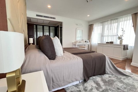 Condo in Bangkok, Thailand, 2 bedrooms  № 181194 - photo 8