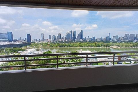 Condo in Bangkok, Thailand, 2 bedrooms  № 181194 - photo 3