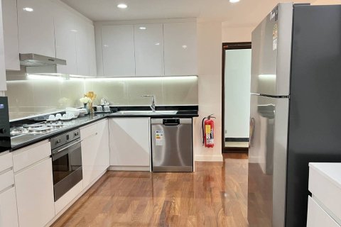 Condo in Bangkok, Thailand, 2 bedrooms  № 181194 - photo 6