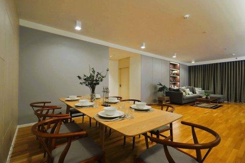 Apartment in Bangkok, Thailand 3 bedrooms № 181193 - photo 2