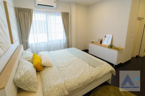 Haus in Bang Phli Yai, Thailand 5 Schlafzimmer № 216037 - Foto 11