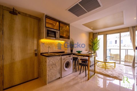 Condo in Pattaya, Thailand, 1 bedroom № 204646 - photo 6