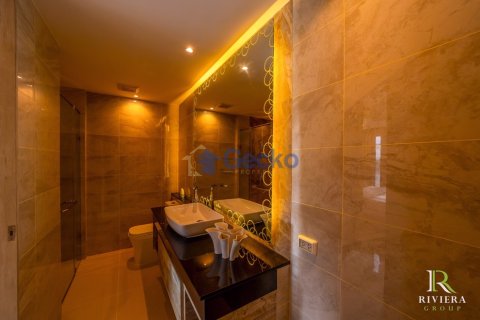 Condo in Pattaya, Thailand, 1 bedroom № 204646 - photo 12