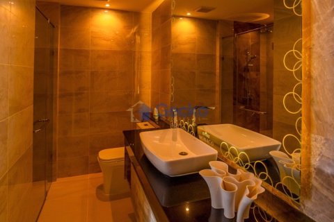 Condo in Pattaya, Thailand, 1 bedroom № 204646 - photo 14