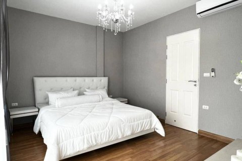 House in Pattaya, Thailand 3 bedrooms № 204550 - photo 8