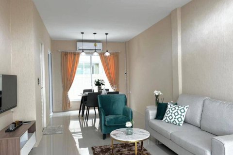 House in Pattaya, Thailand 3 bedrooms № 204550 - photo 3