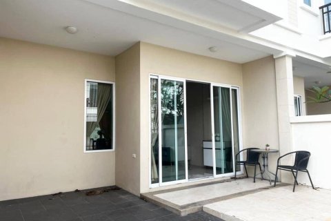 House in Pattaya, Thailand 3 bedrooms № 204550 - photo 2