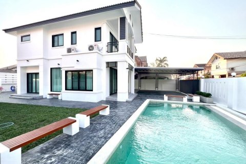 Вилла в Паттайе, Таиланд с 4 спальнями  № 160301 - фото 10