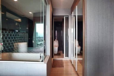 Condo in Bangkok, Thailand, 1 bedroom  № 172921 - photo 5