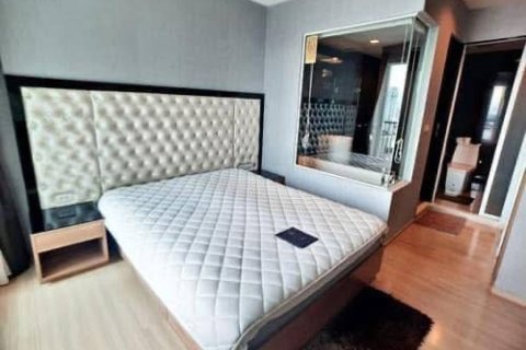 Condo in Bangkok, Thailand, 1 bedroom  № 172921 - photo 4