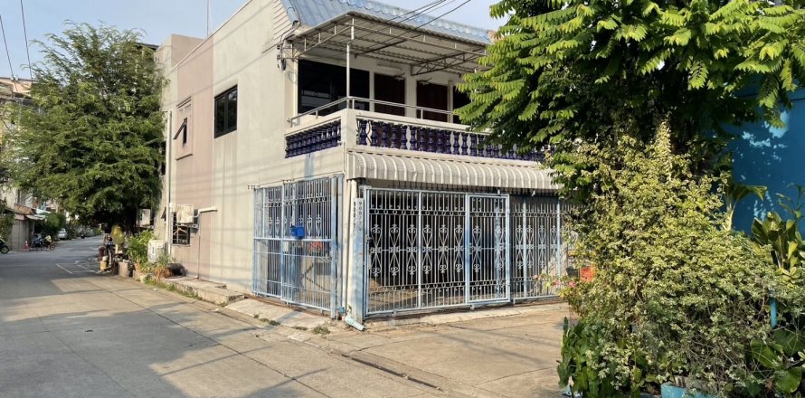 Townhouse in Huai Khwang, Bangkok, Thailand 5 bedrooms № 141163