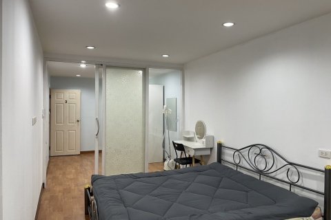 Townhouse in Huai Khwang, Bangkok, Thailand 5 bedrooms № 141163 - photo 6