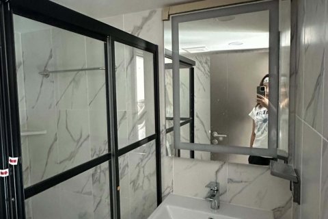 Condo à Chatuchak, Bangkok, Thaïlande, 2 chambres  № 136228 - photo 8