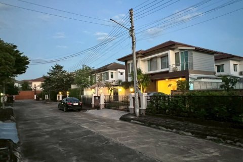 House in San Kamphaeng, Thailand 3 bedrooms № 152698 - photo 14