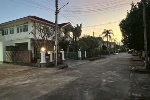 House in San Kamphaeng, Thailand 3 bedrooms № 152698 - photo 10