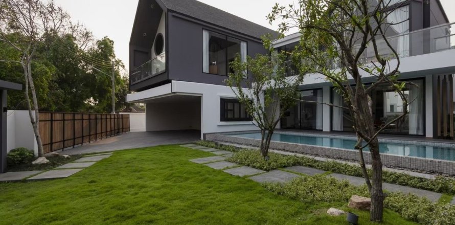 Villa à Chiang Mai, Thaïlande 5 chambres № 163630