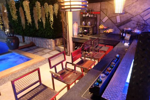 Villa in Hua Hin, Thailand 6 bedrooms № 168772 - photo 1